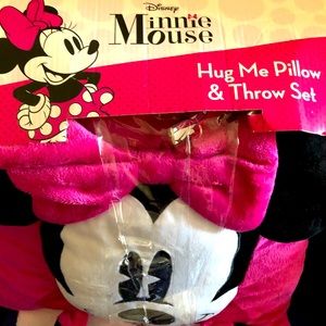 Minnie Mouse Hug Pillow & Throw set.